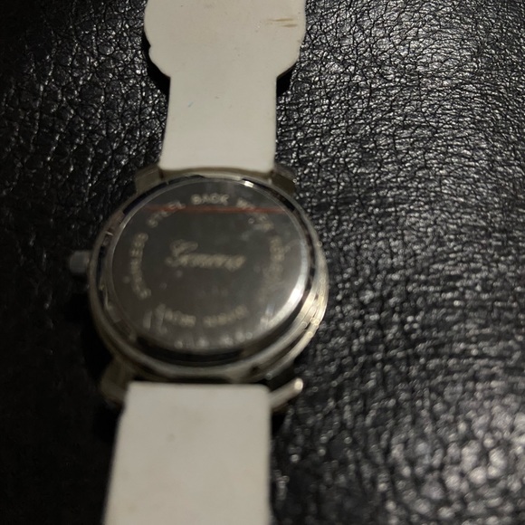 Disney Cinderella watch by Geneva - Picture 7 of 7